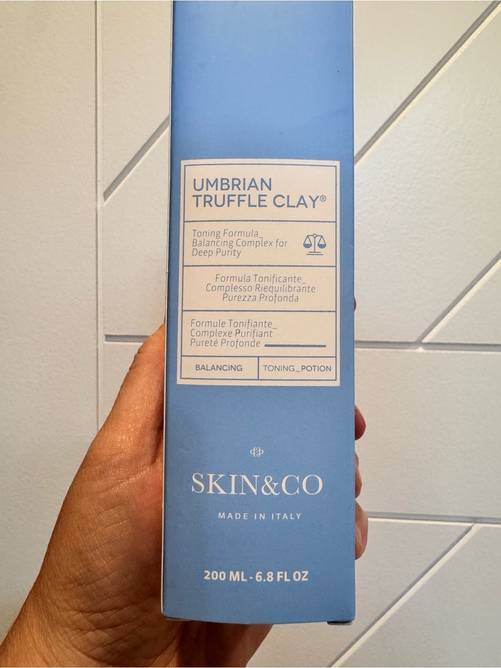 SKIN&CO Umbrian Truffle Clay Toning Potion 200mL NIB